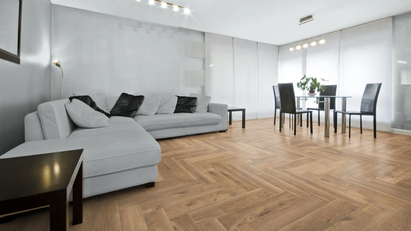 Ламинат Kronotex Herringbone 8/32 4V Дуб Натуральный Петерсcон D 4764