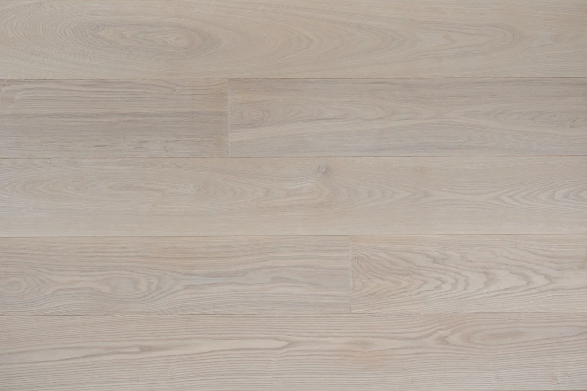 Паркетная доска Amber Wood Классика Ясень Белая ночь Лак